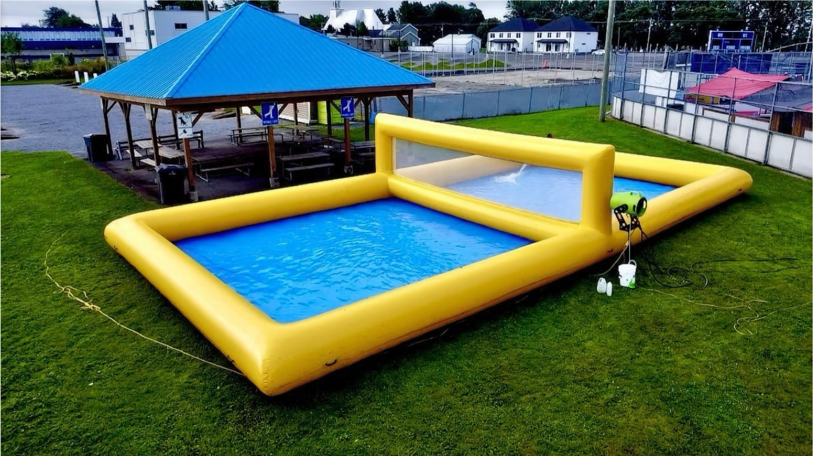 Piscine volleyball
